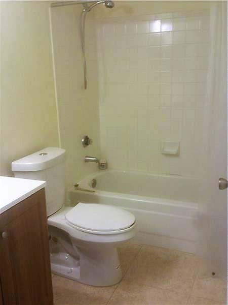 Photo - 2341 NW 33rd St Unit 402