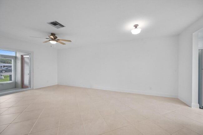 Photo - 2765 Ashley Dr W