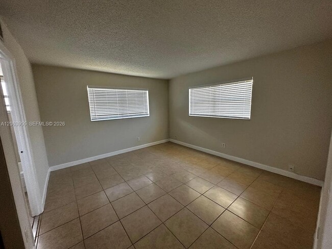 Photo - 961 NW 45th St Unidad 6