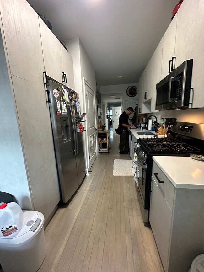 Photo - 6341 N Wayne Ave Unidad 2S