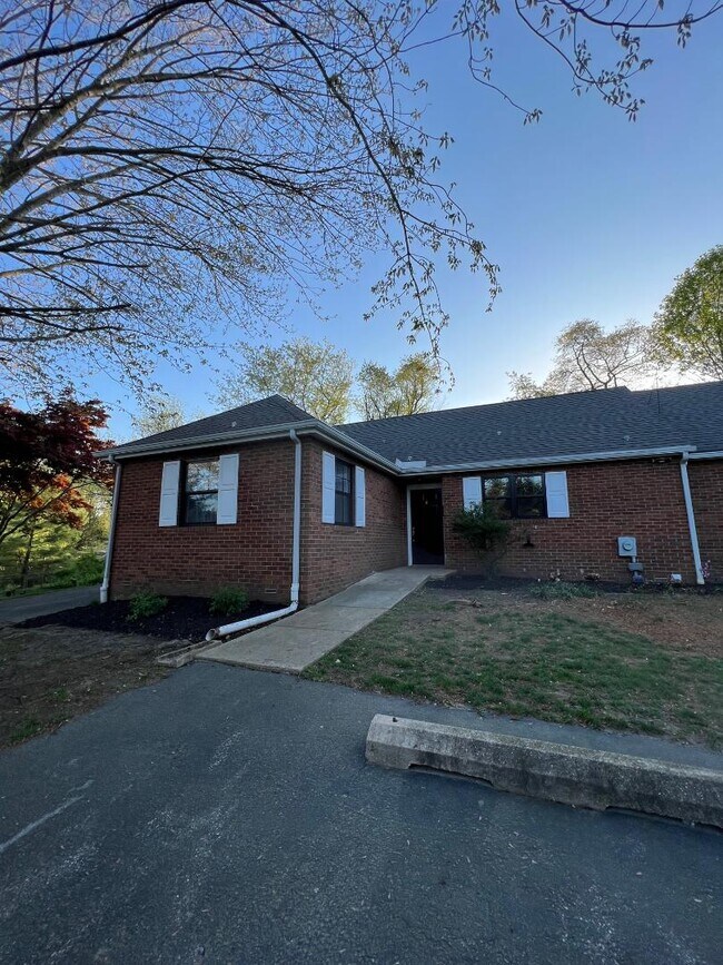 Building Photo - 4800 Lancaster Pike Rental