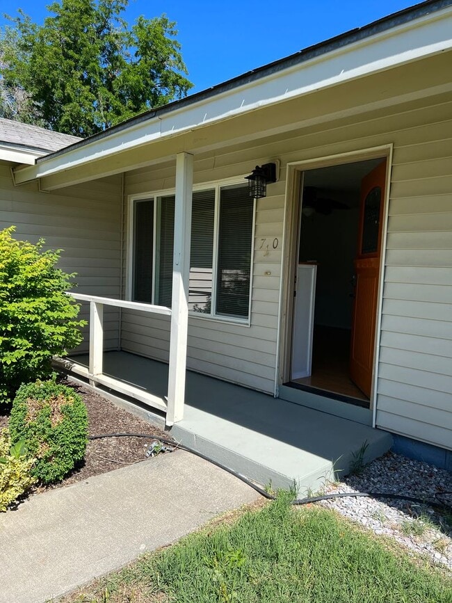 Photo - 770 W Highland Ave