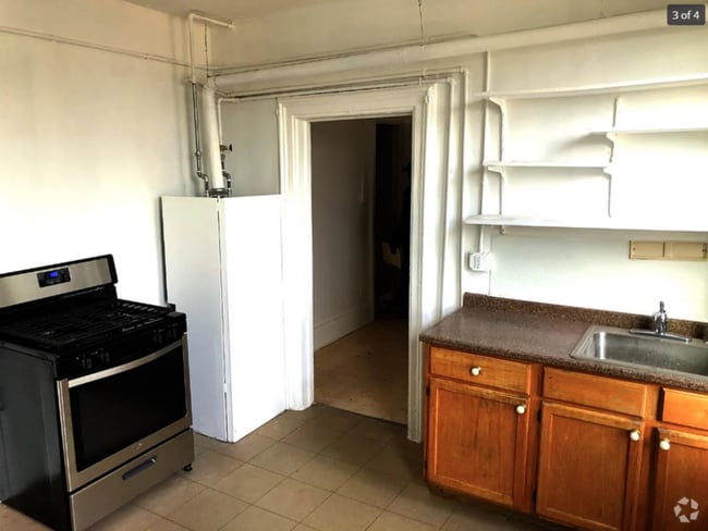 Building Photo - 1325 W 18th St Unit 3M Rental