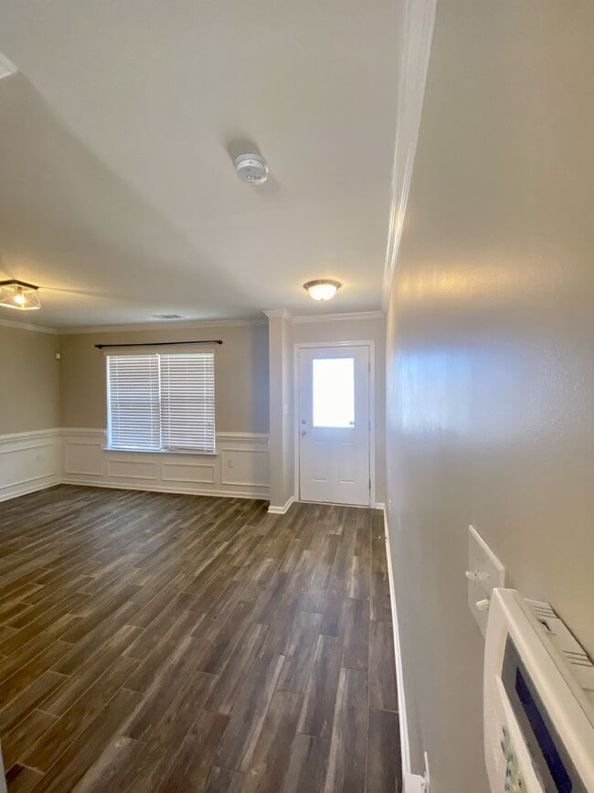Photo - 1239 Farm Branch Dr SW
