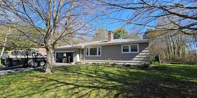 10 richards dr - 10 richards dr House