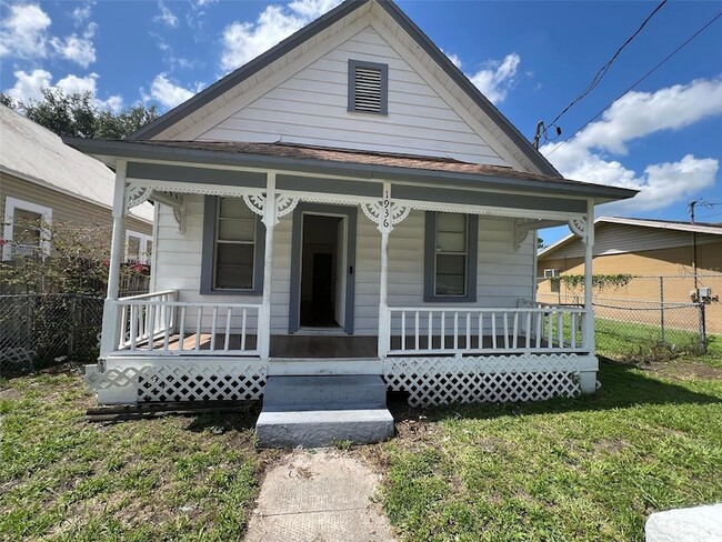 Building Photo - 1936 W Cherry St Rental