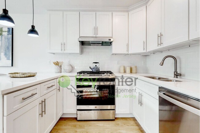 Photo - 176 Pennington Ave