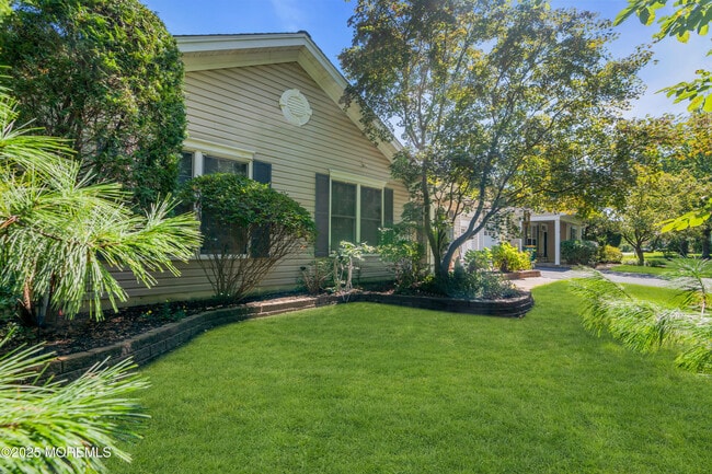 Photo - 138 Greenlawns Dr