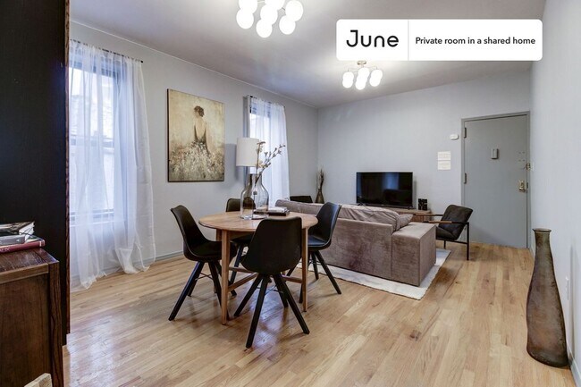 Room in Shared 4 bed/1 bath home in Hamilton Heights