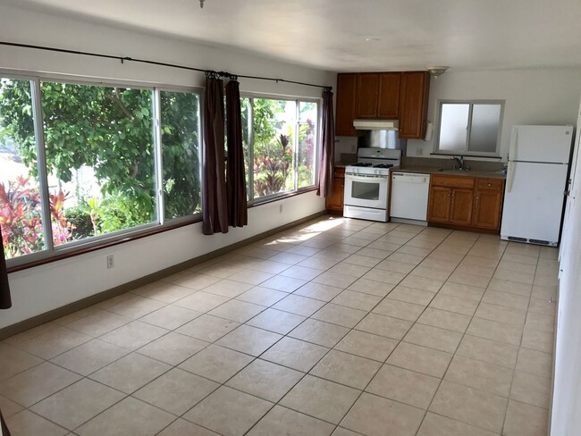 Photo - 202 - CA Unit 2 - DS Front House