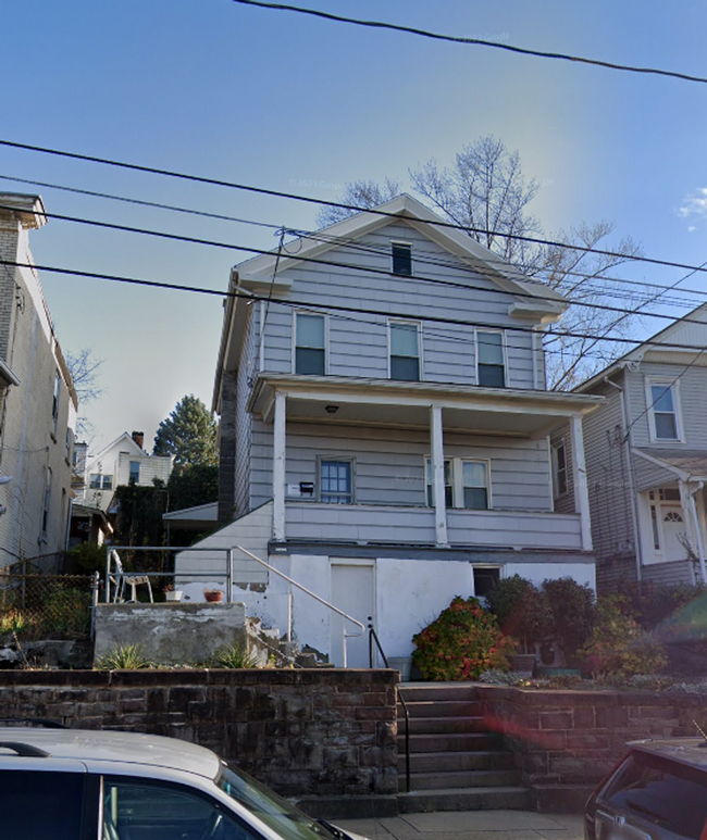 Building Photo - 240 S Welles St Unit Apt 1