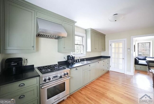 Photo - 482 Highland Ave