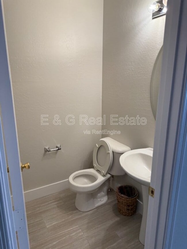 Photo - 7042 W Mercer Ln