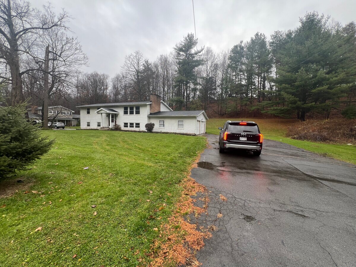 Photo - 4235 Onondaga Blvd