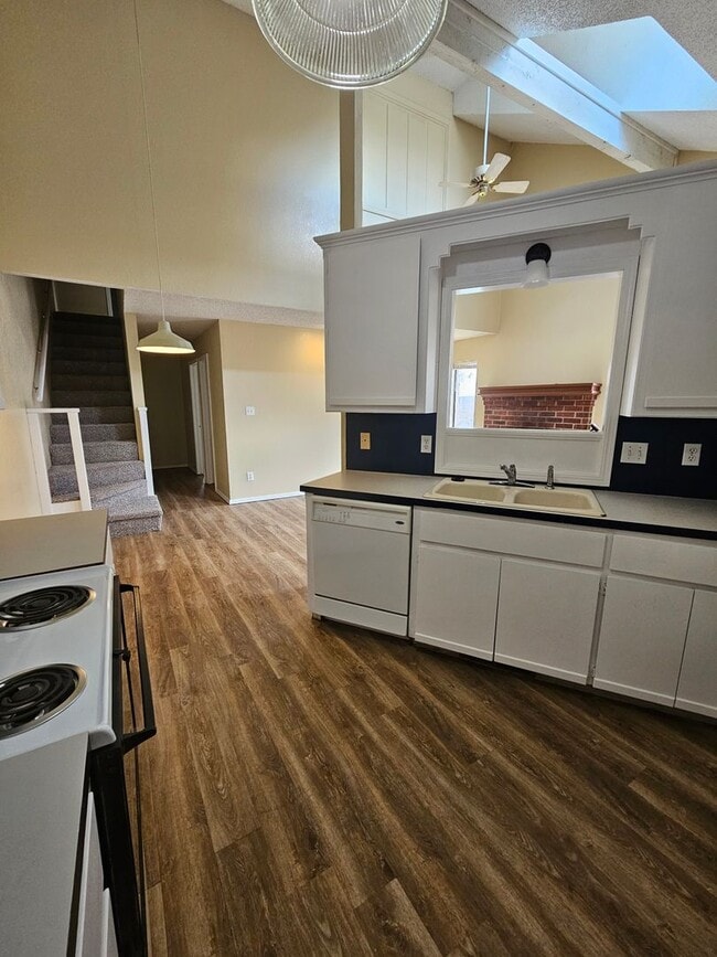 Photo - (3) Bed/(2) Bath West Norman Townhome Available NOW!