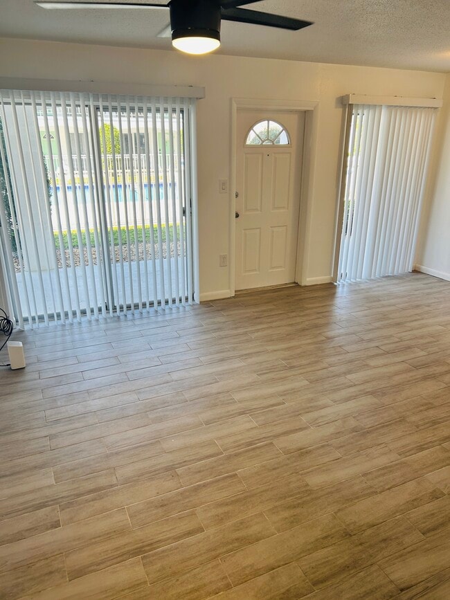 Photo - 4035 S School Ave Unidad C3