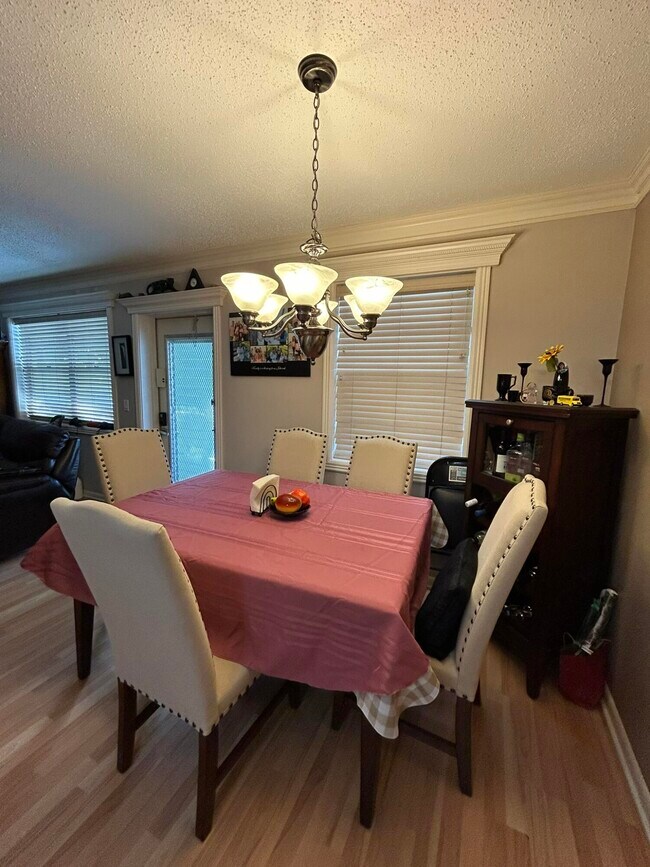 Photo - 570 Durham Cir