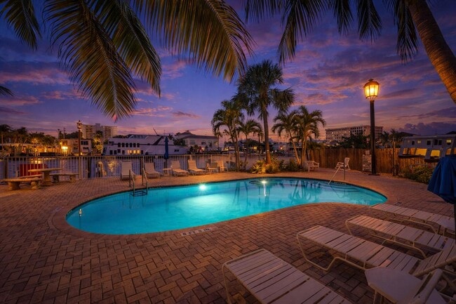 Building Photo - 815 Middle River Dr Unit 115