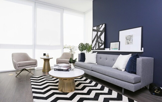Photo - 738 N Hudson Ave