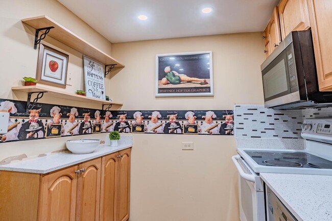 Photo - 3710 Inverrary Dr Unit 2S