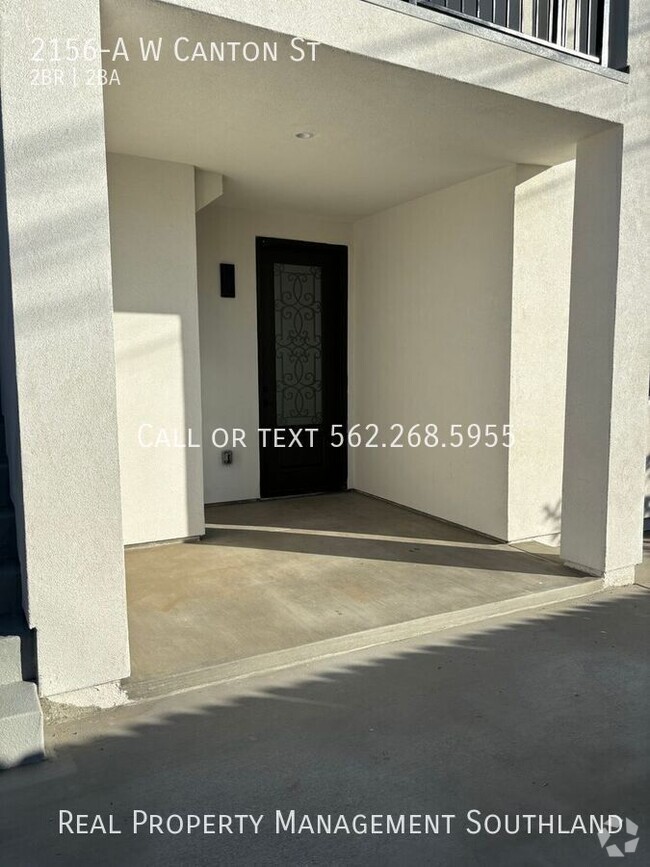 Building Photo - 2 bed/2 Bath Downstairs Apartment in Long ...