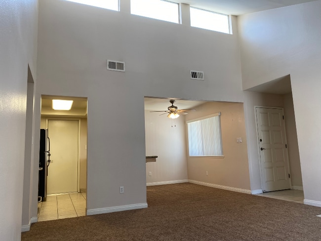 Photo - 500 White Ln