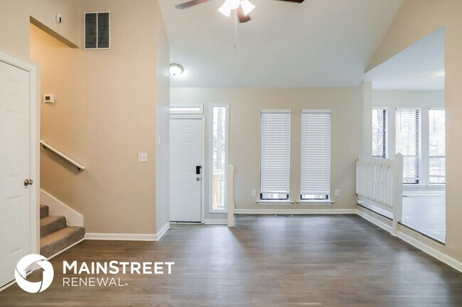 Photo - 1960 Loch Lomond Trail SW