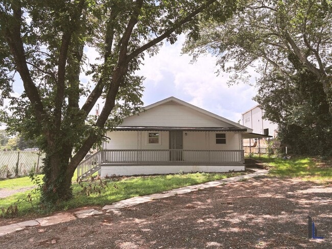 For Rent: 3BR/2BA Home Near Cherrydale – $... - For Rent: 3BR/2BA Home Near Cherrydale – $...