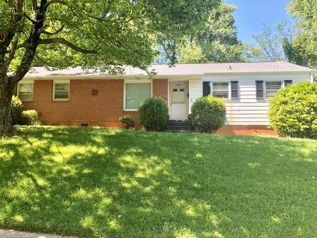 Building Photo - 3 BR close to Linley Park and Arboretum