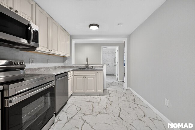 Photo - 1413 12th St NE