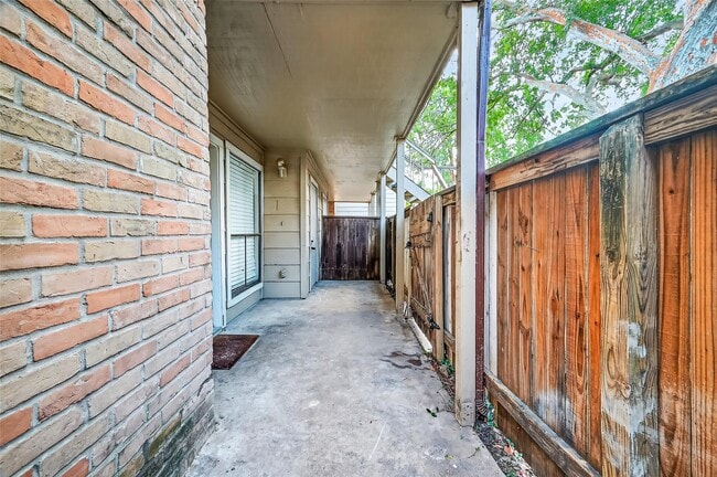 Photo - 2110 Wilcrest Dr Unit 138