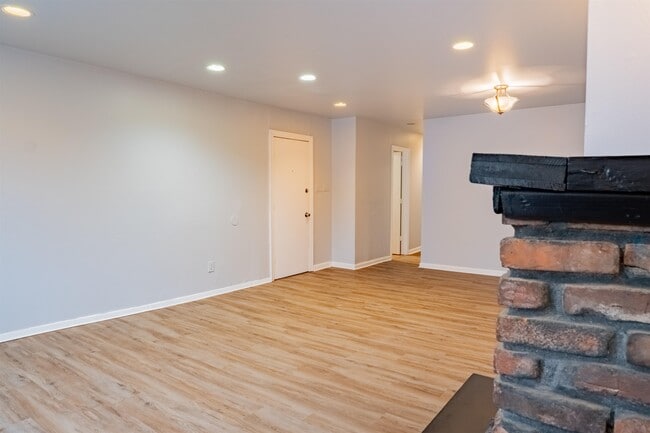 Photo - 97 Sanford Pl Unit 1