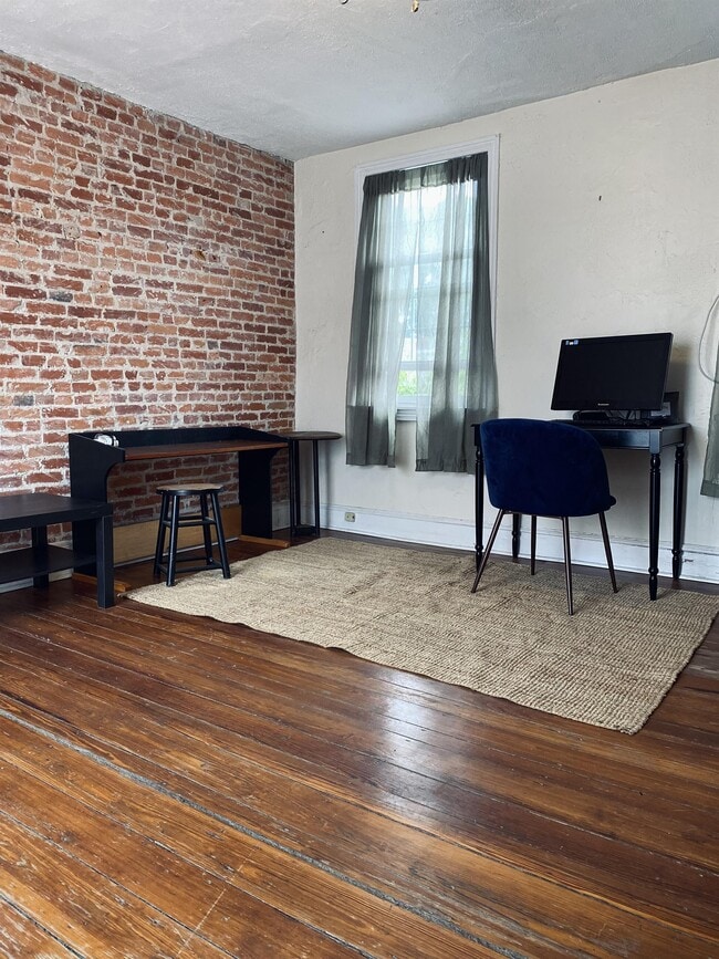 Photo - 734 N Taylor St Casa