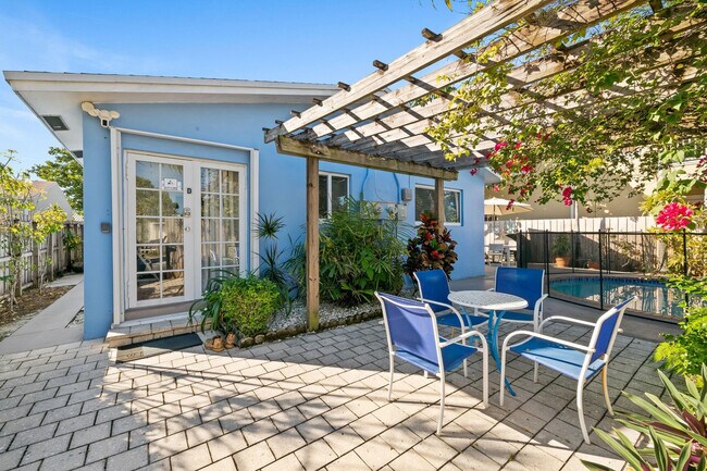 Photo - 415 SW 16th St