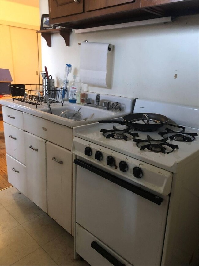 Photo - 703 W High St