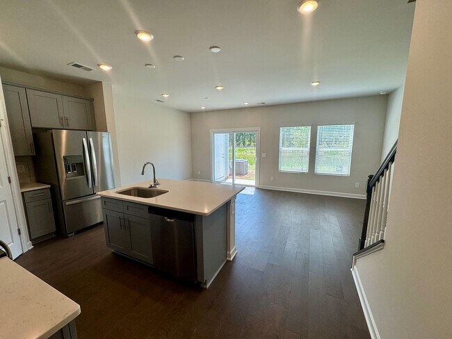 Photo - 3BR/2.5BA Townhouse in Monroe