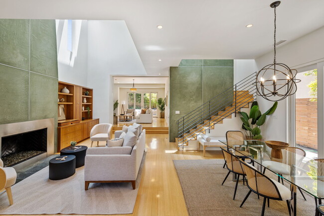 Photo - 2710 Pine Ave