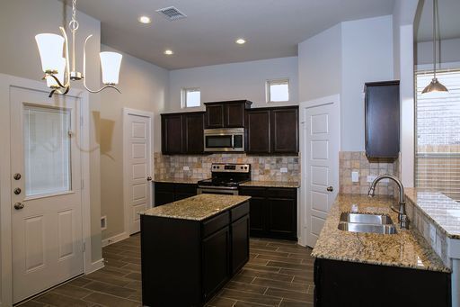 Photo - AVAILABLE NOW! LUXURY TOWNHOME LOCATED IN ...