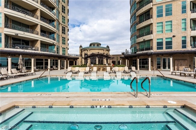 Building Photo - 9103 Alta Dr Unit 204