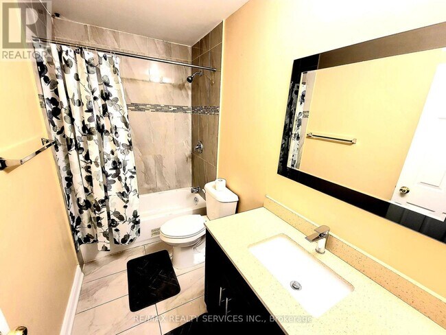 Photo - 9 Bruce Beer Dr