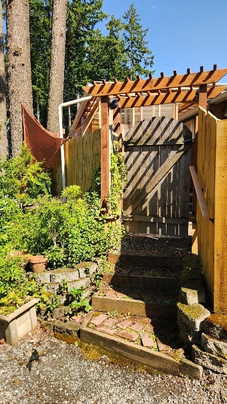 Photo - 5623 84 St E