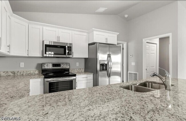 Photo - 626 NW 2nd Ln