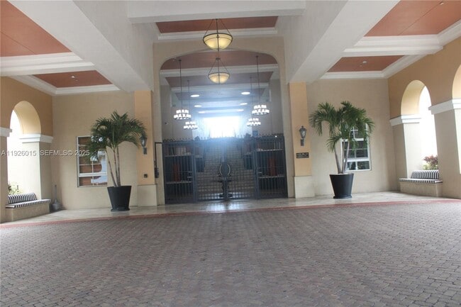 Photo - 520 SE 5 Ave Unidad 1109