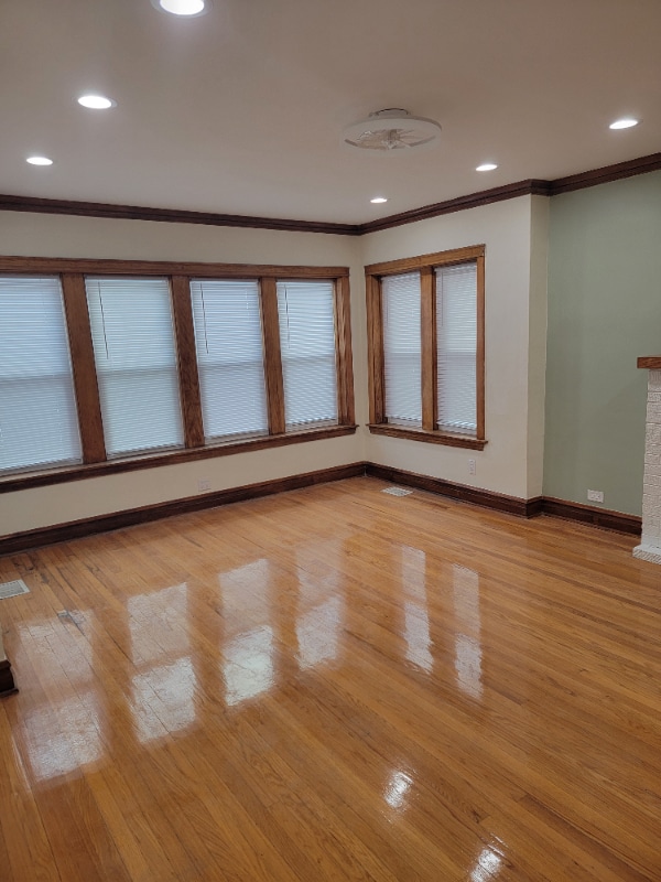 Photo - 4830 W Oakdale Ave