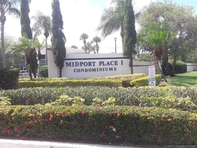 Photo - 1524 SE Royal Green Cir Unit 101