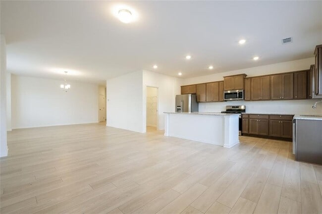 Photo - 131 Shelter Ln E