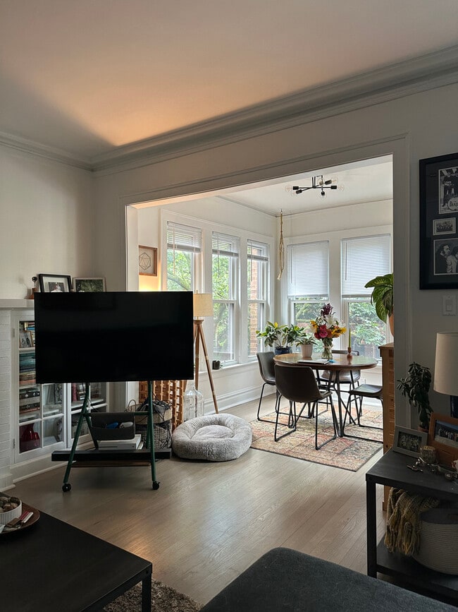 Photo - 6341 N Wayne Ave Unidad 2S