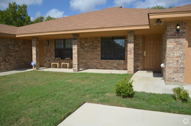 Building Photo - 914 Crymes Ln Unit B - MAKE READY Rental