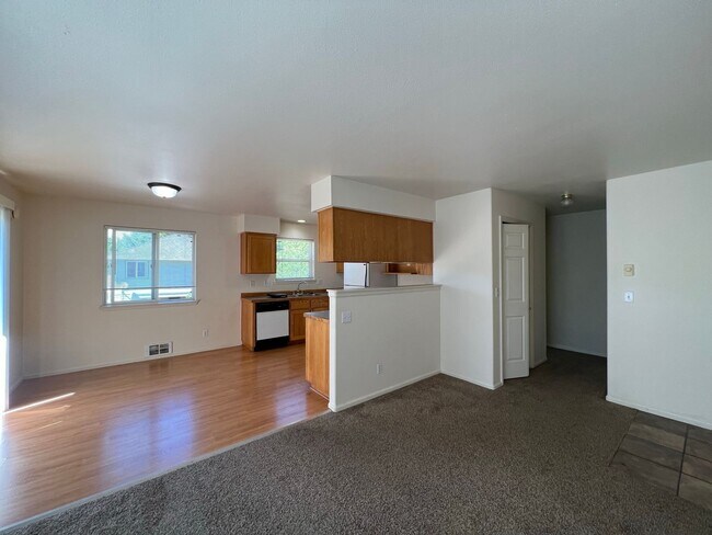 Photo - Broadway Triplex Unit 1626br