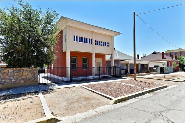 Building Photo - 612 E Nevada Ave